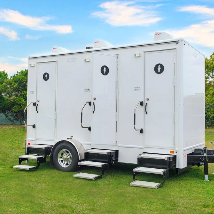 luxury-restroom-trailer-new-kent